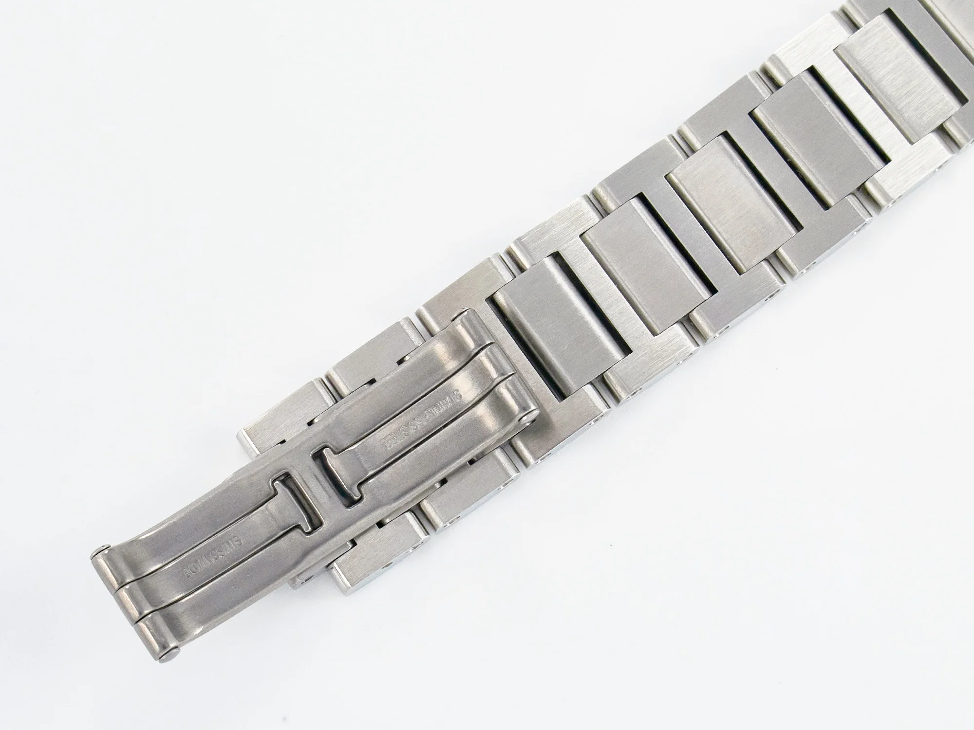 Tank Must SS 33.7mm DRF 1:1 Best Edition White Dial on SS Bracelet Jap Quartz