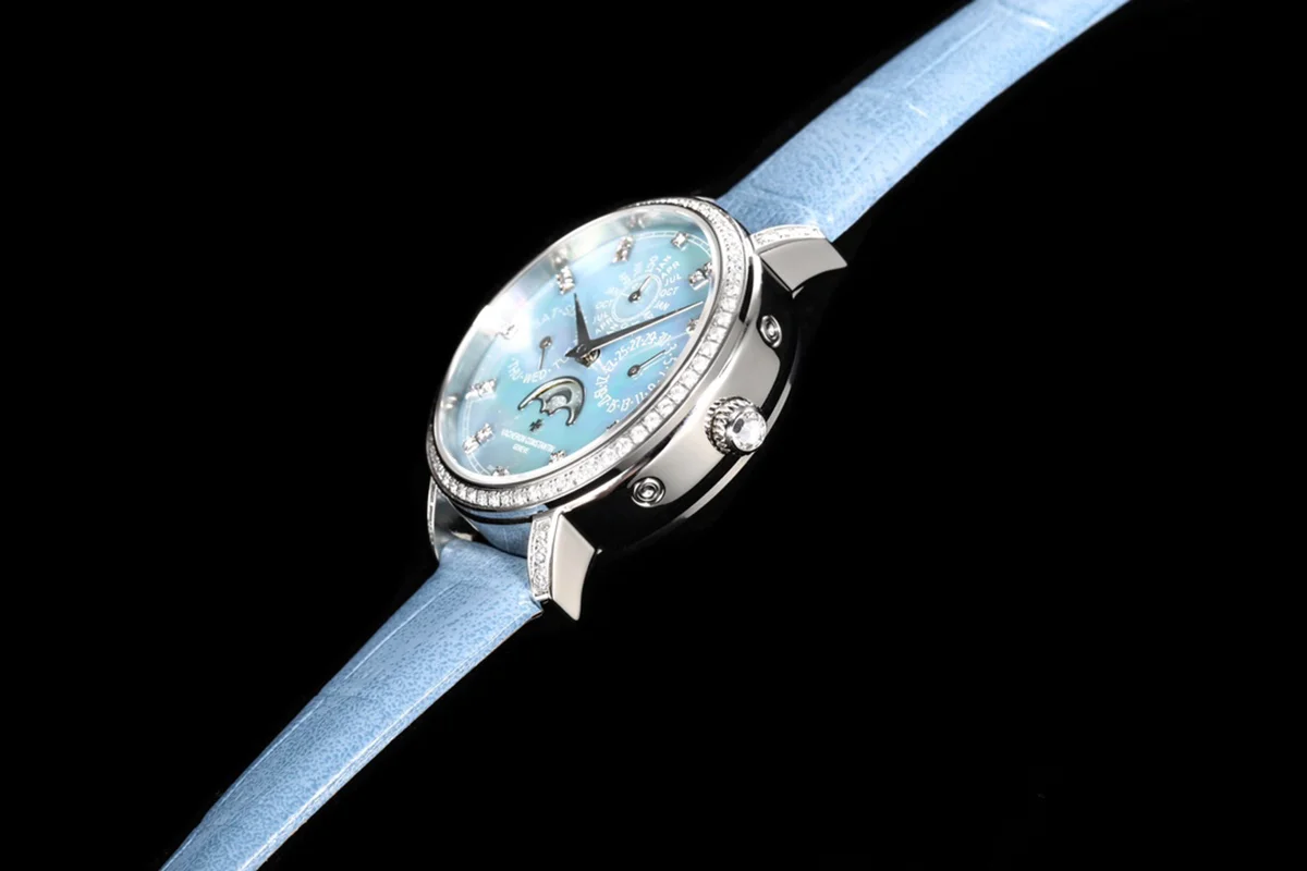 Traditionelle Perpetual Calendar Ultra-Thin 4305T/000G-B948 Blue Dial in White Gold