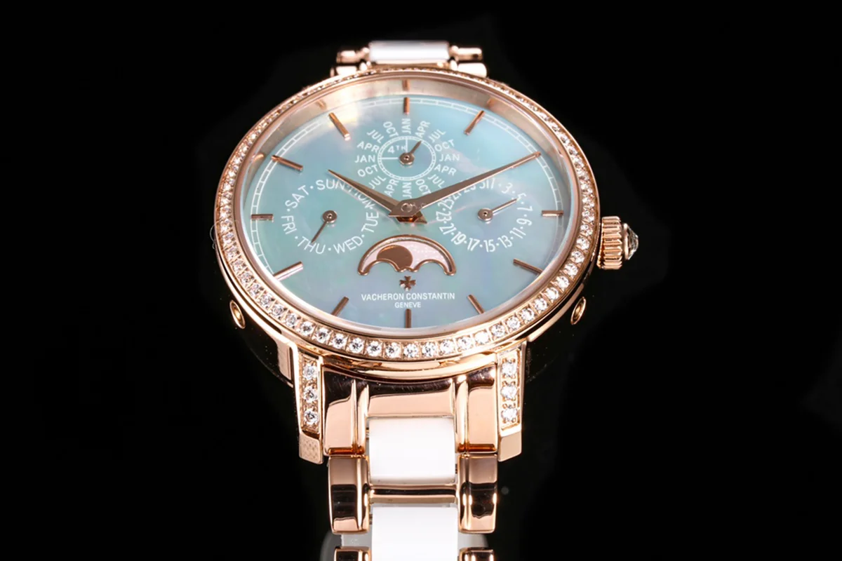 Traditionelle Perpetual Calendar Ultra-Thin 4305T000R Blue Dial in Pink Gold on Bracelet